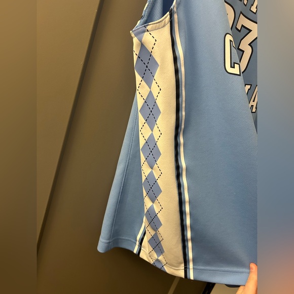 Youth XL UNC Jordan basketball jersey - Picture 3 of 3